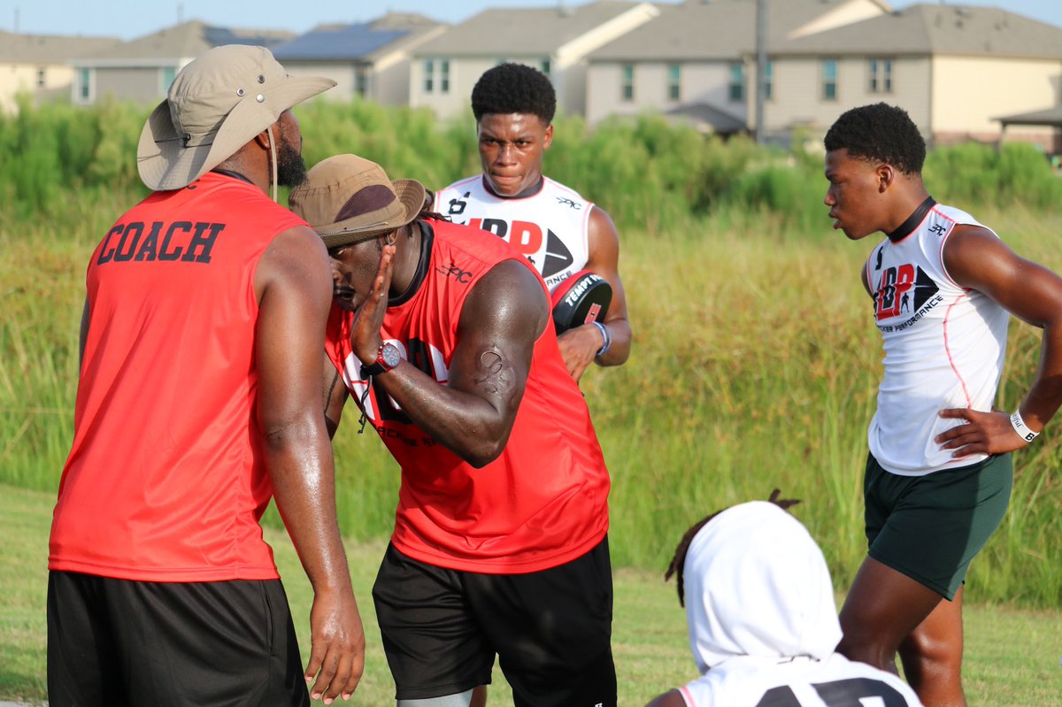 Coast2Coasttc's tweet image. Day 1 was great! Day 2 loading… 🗣It&apos;s here; we&apos;re here!  #LockIn #LoadUp
 linebackerperformance.regfox.com/linebacker-per… 

#LinebackerPerformance #LBretreat2021  @Coast2Coasttc @Cover4Katy @IAMEPIC247 @ebradwel @HolidayVargas @jaremhdg