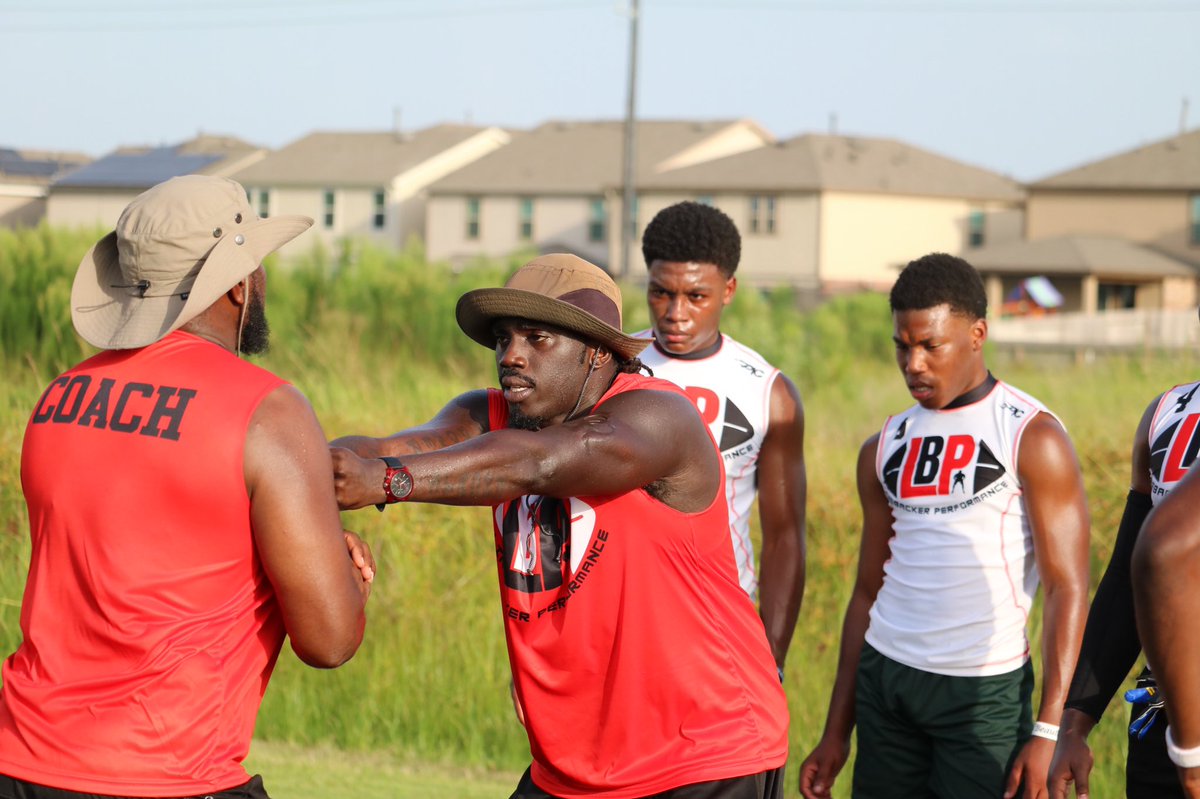 Coast2Coasttc's tweet image. Day 1 was great! Day 2 loading… 🗣It&apos;s here; we&apos;re here!  #LockIn #LoadUp
 linebackerperformance.regfox.com/linebacker-per… 

#LinebackerPerformance #LBretreat2021  @Coast2Coasttc @Cover4Katy @IAMEPIC247 @ebradwel @HolidayVargas @jaremhdg