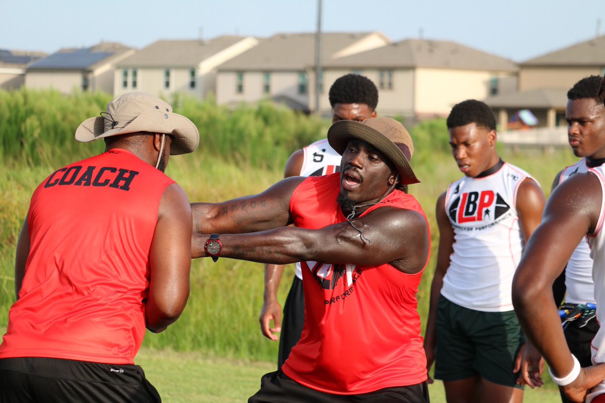 Coast2Coasttc's tweet image. Day 1 was great! Day 2 loading… 🗣It&apos;s here; we&apos;re here!  #LockIn #LoadUp
 linebackerperformance.regfox.com/linebacker-per… 

#LinebackerPerformance #LBretreat2021  @Coast2Coasttc @Cover4Katy @IAMEPIC247 @ebradwel @HolidayVargas @jaremhdg