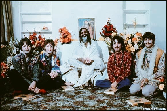 MirchiJeeturaaj's tweet photo. Yo bro! hope you know, that's one of the coolest pics with #desiflowers and a #desioutfit .@thebeatles ka & karodon dilon ki dhadkan .@PaulMcCartney ka! Any favourites of #beatles ? Wanna share here ? #hojaye #weekendTP
Taking a weekend break from #HindiMusic saath #jeeturaaj https://t.co/dqmSGCKUtH