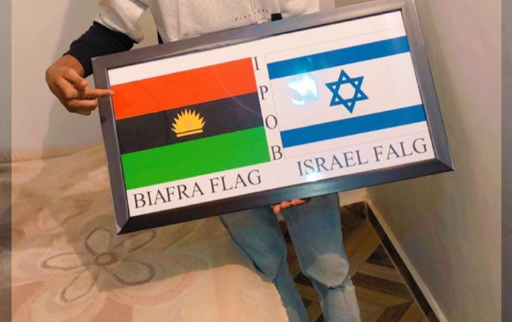 YoungMo36195003's tweet photo. By arresting Him they thought we will never grow again, they thought we will never stand with Him, by arresting Him they thought IPOB would be Scattered, they thought no one can speak for Biafrans anymore. Little did they know that we Stronger and Great #IStandWithMaziNnamdiKanu https://t.co/SyQqQBEu91