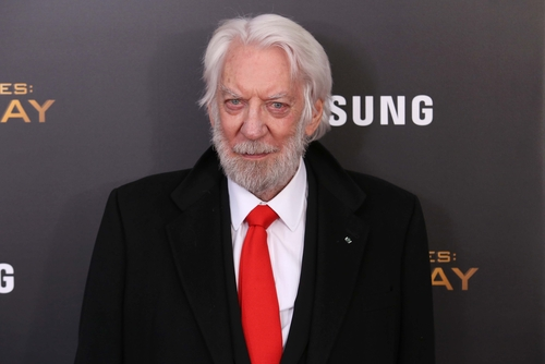 Happy 86th Birthday to Donald Sutherland. He has had a tremendous acting career. 