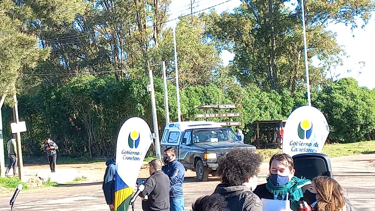 CanelonesSust's tweet photo. #Ahora @IdCanelones llegando a zona rural de Aguas Corrientes y Cerrillos en la consolidación del Prog. #HogarSustentable” entregando contenedores para recolección de residuos domiciliarios, instalando estaciones de reciclaje y aportando al desarrollo de exp. de Compostaje. https://t.co/WEt79THNG6