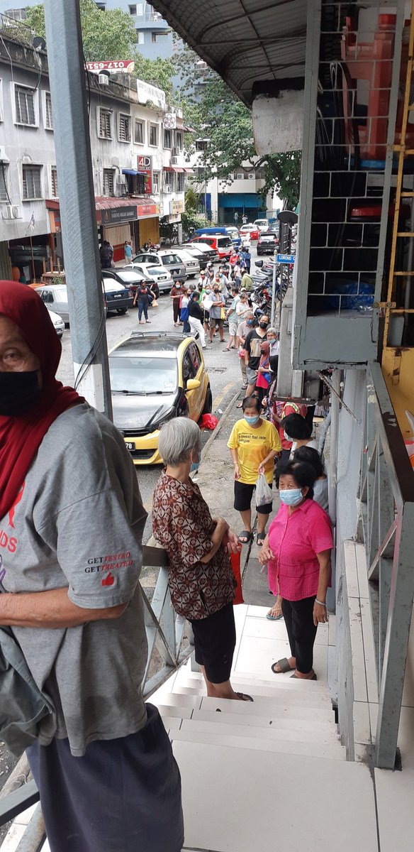 elishakor's tweet photo. #streetfeedingkl @PerpaduanNegara https://t.co/fbq4xjUBTJ
