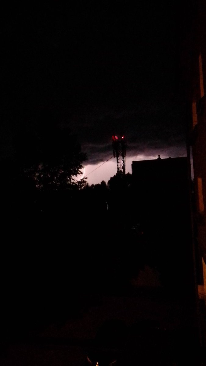ficus7v7's tweet photo. Thunderstorm✨ https://t.co/hJ0uNHl8Vv