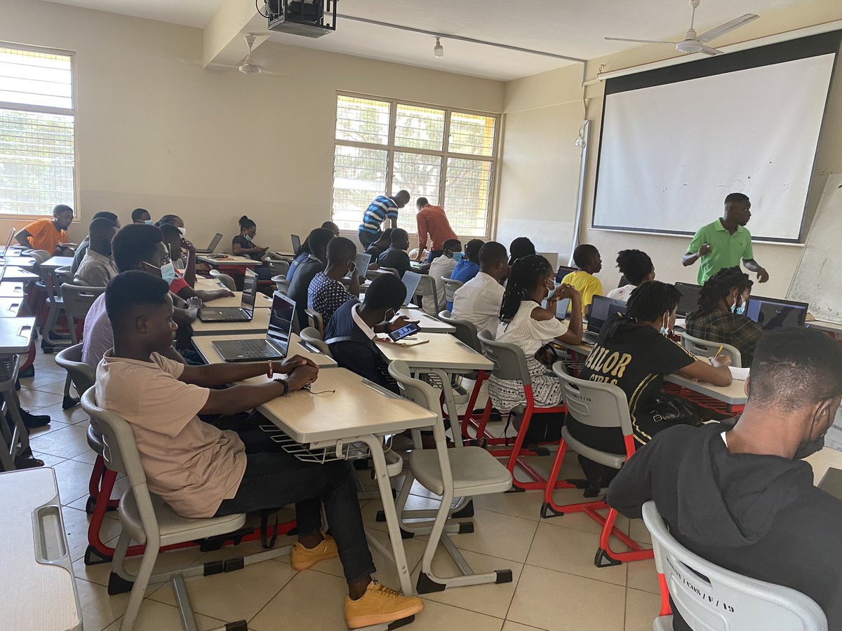 theoberchie's tweet photo. The 2nd Phase of TEIN SKILLS HUB started today. Members were privileged to join their respective class.
- WEB DEVELOPMENT
- GRAPHIC DESIGN
- PHOTOGRAPHY
- PUBLIC SPEAKING
The training continue from next week to 31st of July.
#ANEWPHASE
#TEINKNUST https://t.co/pRxY9xUa9V