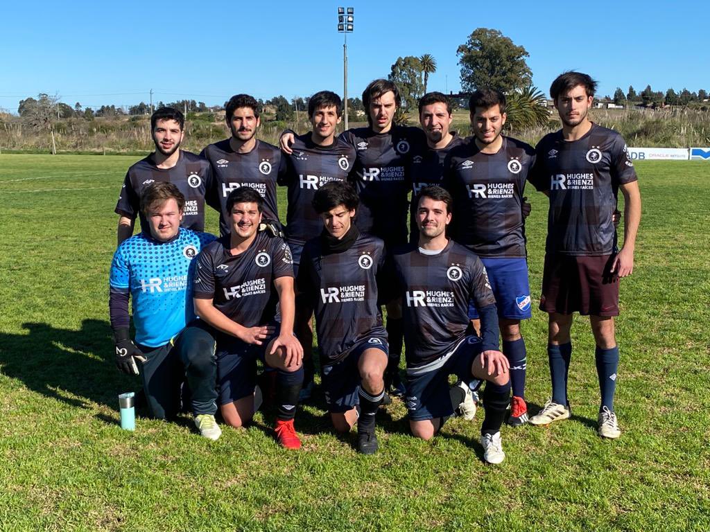 #Reserva

Empezó el partido vs WanderersU en el Complejo Los Teros

#DaleCho 🔵⚫️