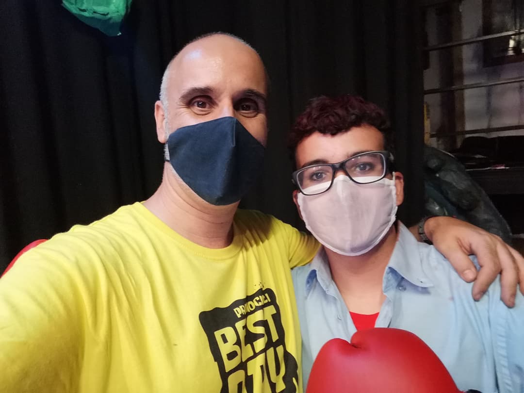 lluissalagarcia's tweet photo. Els #cracksdeldia #versioexpres . Uns autèntics herois i heroïnes que #usmenjoapetons #BOBesponjaelmusical #promo21 #demames https://t.co/6J4XCzBdea