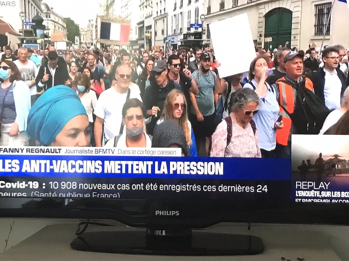 AmadeusGaillard's tweet photo. Bonjour @BFMTV , ce n'est pas une manifestation des antivax, c'est une manifestation contre le pass sanitaire et pour la liberté. #manif17juillet 
@bobardsdor https://t.co/wsNylcYiuX