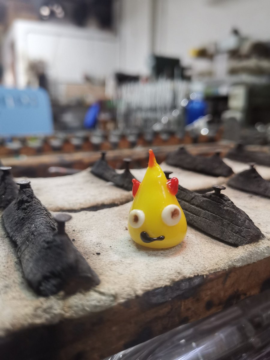 #calcifer
#vidriosoplado #glassblowing #artesania