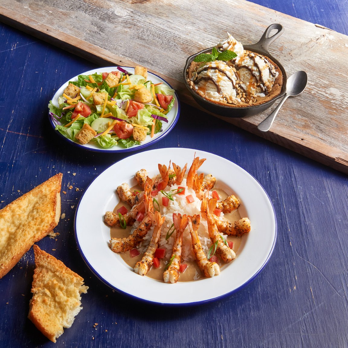 BubbaGumpCo's tweet photo. This is what we call a well balanced meal. 

#bubbagump #bubbagumpshrimp #bubbagumps #shrimp #shrimpin #wellbalancedmeal #wellbalanced #shrimpneworleans #dessert #cookiesundae #saturday #weekend #summer https://t.co/ErMw2jmhci