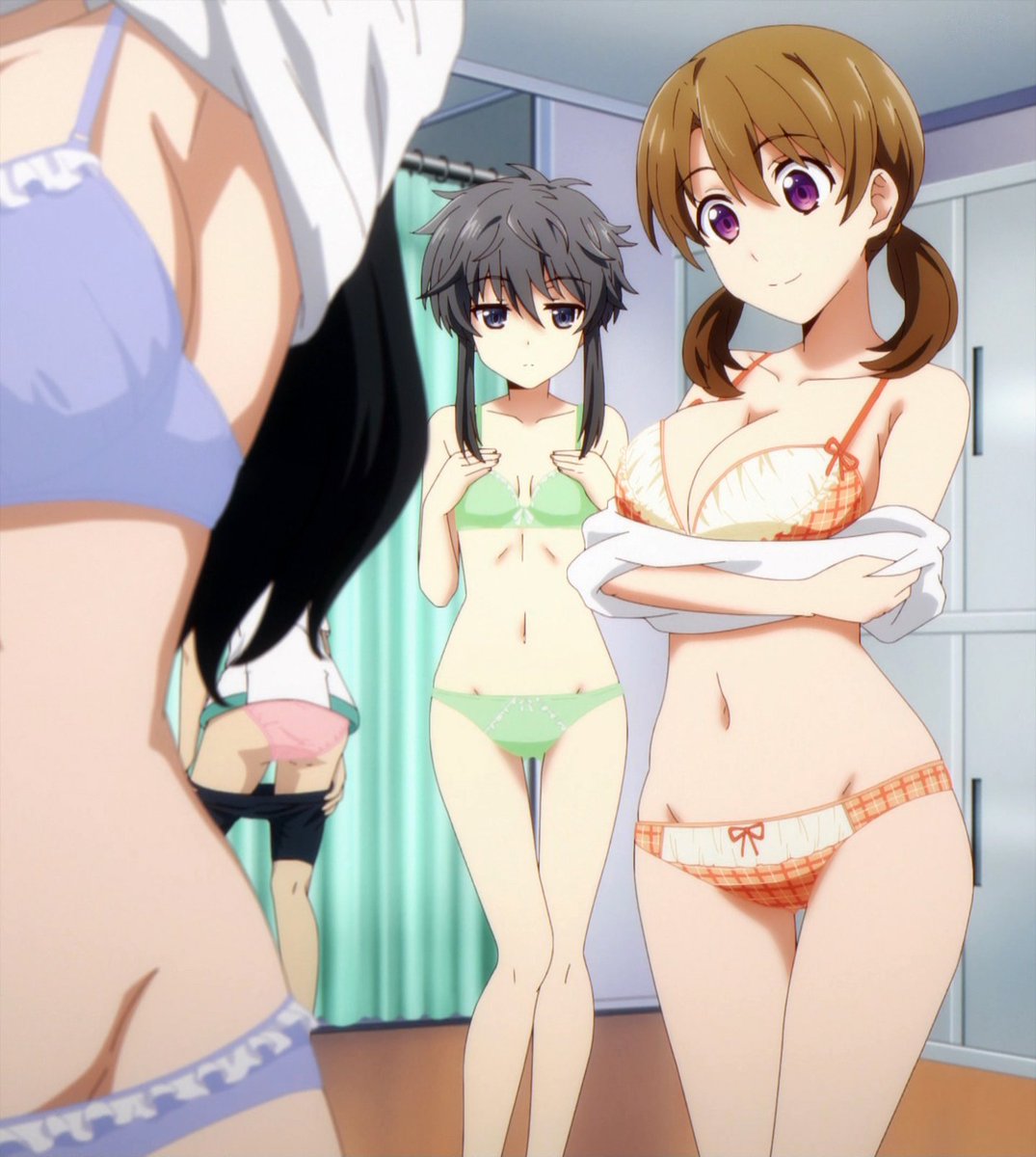 鼻血出して興奮するほのかちゃんの素晴らしい大きさの大きい下着おっぱいと程よく引き締まった生のお腹見てるこっちが鼻血出そうです
お兄様ワールドは女の子のおっぱいの大きさが優等生ばかりで素晴らしいですね
#魔法科高校の優等生 
#mahouka 