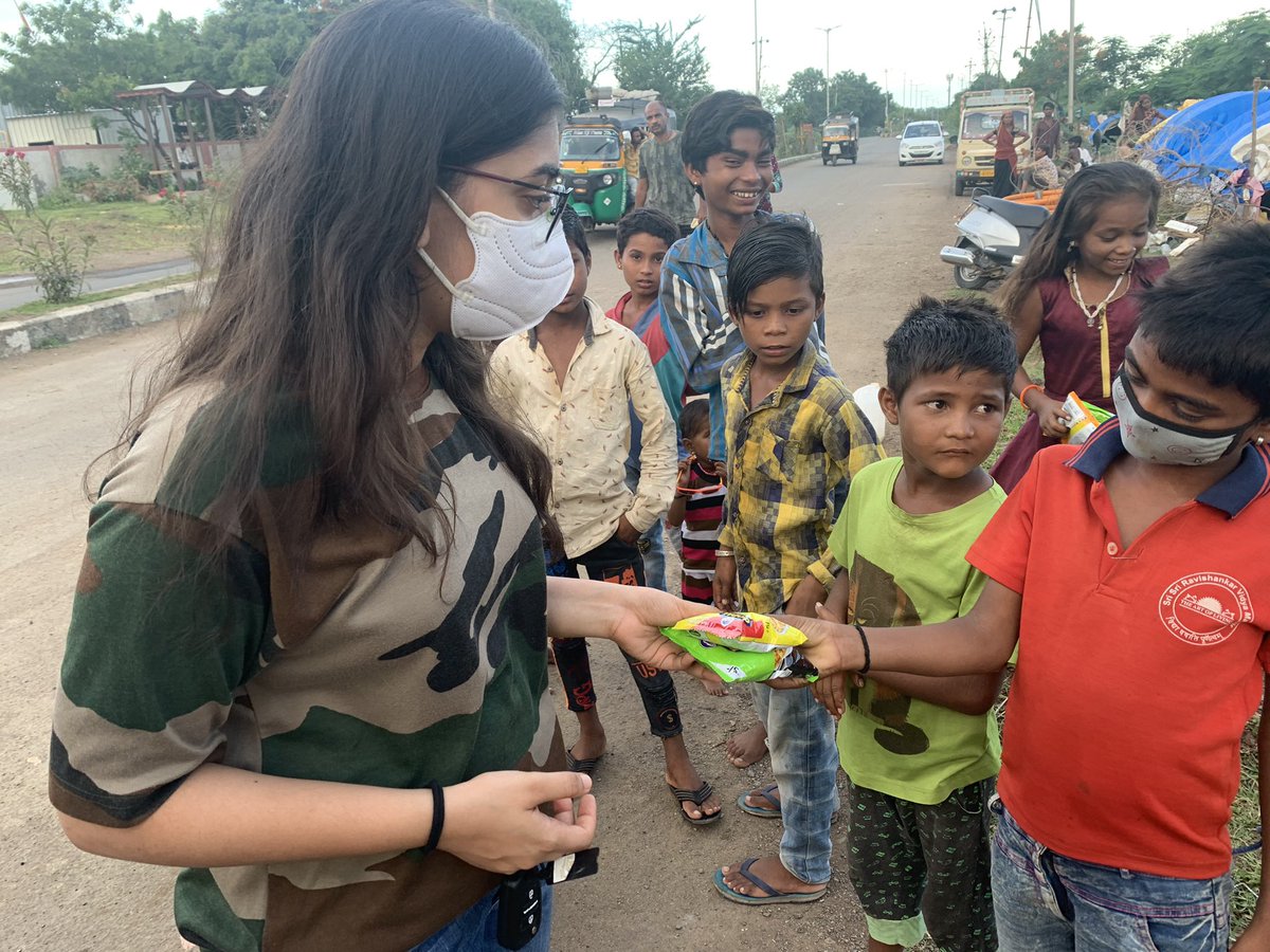 wehelphelpers's tweet image. Today we donated food to the kids of labourers in Bhavnagar who had shifted from Dahod in order to work here, the little ones were as excited as we were to get their food.
We were delighted to know they all went to school ,and were aware about the current pandemic situation.
#NGO