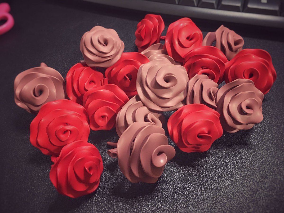 卯塚ウウ バルーンアーティストvtuber バルーンアート على تويتر 巻き薔薇をのんびり巻き巻き作ってたー これも バルーンアートだよ