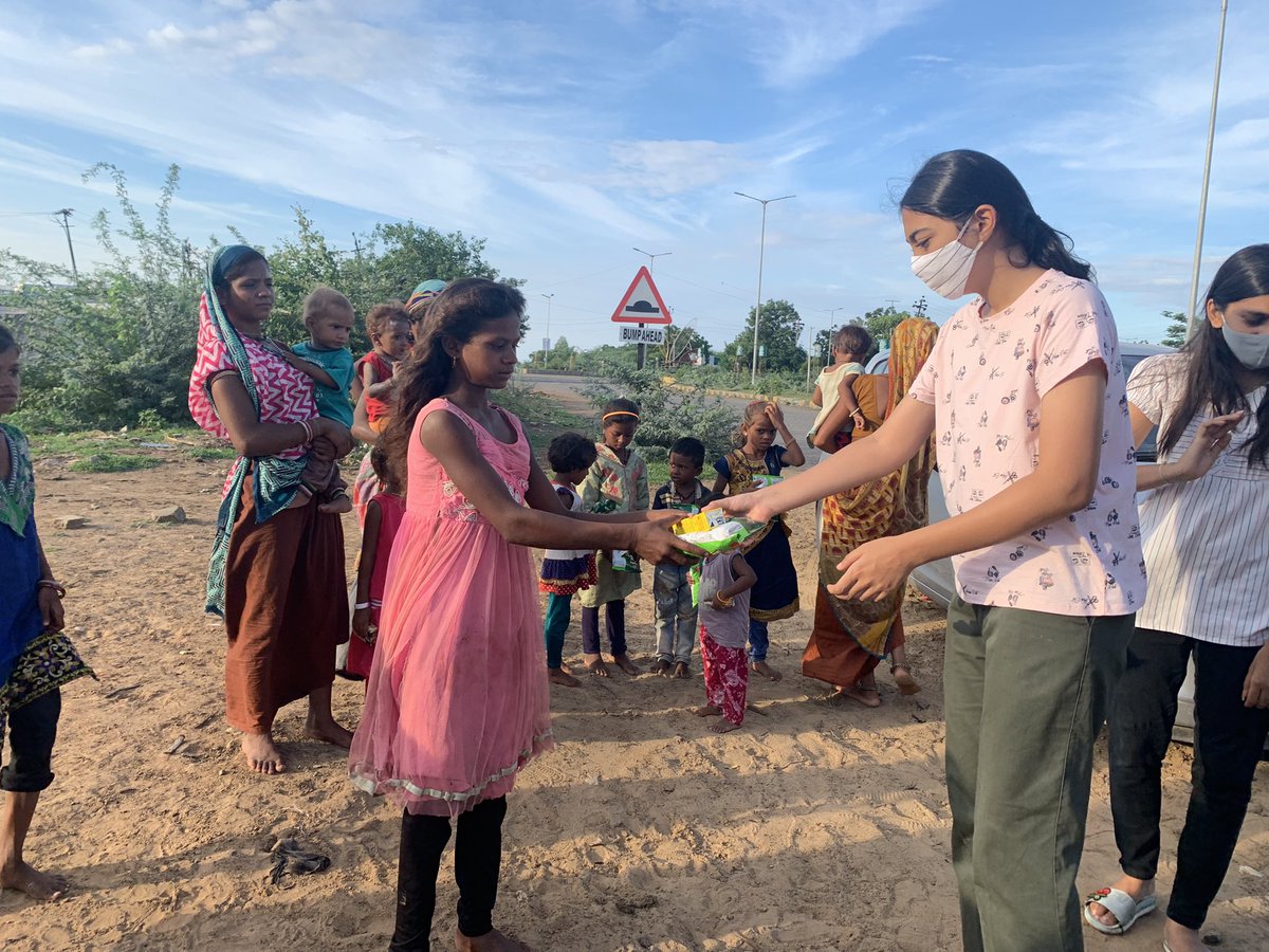 wehelphelpers's tweet image. During drive today , we saw a lot of things today but the one thing that struck our eyes the most was the gratitude on the faces of the kids and the happy feeling that came along when they received their packets.
#NGO #service #donate #donations