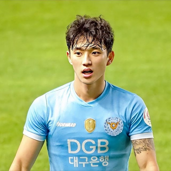 韓国サッカー代表のイケメンがマジでアイドル級 ぱるぎょん