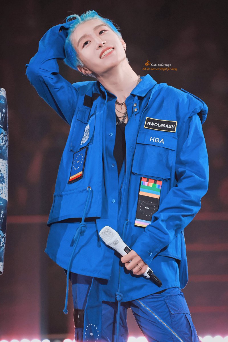 YH_NEX7's tweet photo. Fan ChengCheng @ YH Family Concert
210717 ⋮ © CantonOrange_范丞丞

『 #YH_NEXT #YUEHUA #NEX7
     #FanChengCheng #范丞丞
     #乐华NEXT #NinePercent 』 https://t.co/xObhS0DofK