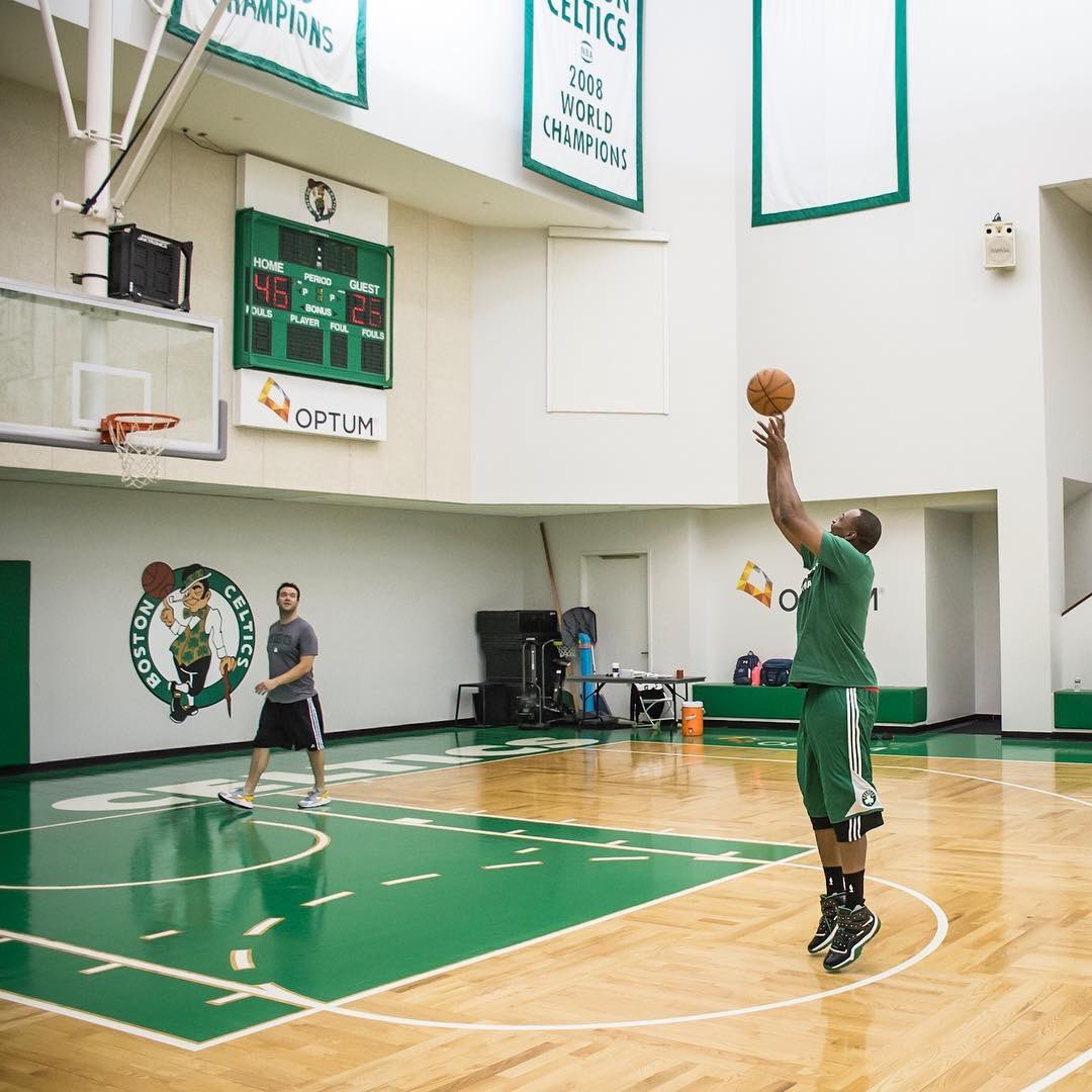 4 years ago today, <a href="/paulpierce34/">Paul Pierce</a> retired a Celtic ☘️3️⃣4️⃣