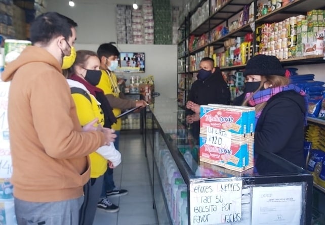 nrperuyera's tweet image. Hoy salimos con el concejal @lucascordobalm y parte del equipo de @JuvPROLaMatanza que milita en #laferrere a charlar con los vecinos y comerciantes. 

Juntos podemos lograr el cambio que tanto queremos en #LaMatanza

Equipo @lucascordobalm @hberisso 
@alefinocchiaro