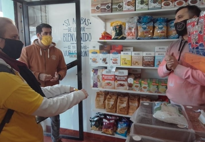 nrperuyera's tweet image. Hoy salimos con el concejal @lucascordobalm y parte del equipo de @JuvPROLaMatanza que milita en #laferrere a charlar con los vecinos y comerciantes. 

Juntos podemos lograr el cambio que tanto queremos en #LaMatanza

Equipo @lucascordobalm @hberisso 
@alefinocchiaro