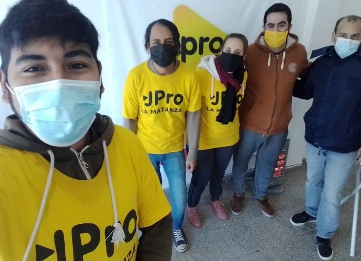 nrperuyera's tweet image. Hoy salimos con el concejal @lucascordobalm y parte del equipo de @JuvPROLaMatanza que milita en #laferrere a charlar con los vecinos y comerciantes. 

Juntos podemos lograr el cambio que tanto queremos en #LaMatanza

Equipo @lucascordobalm @hberisso 
@alefinocchiaro