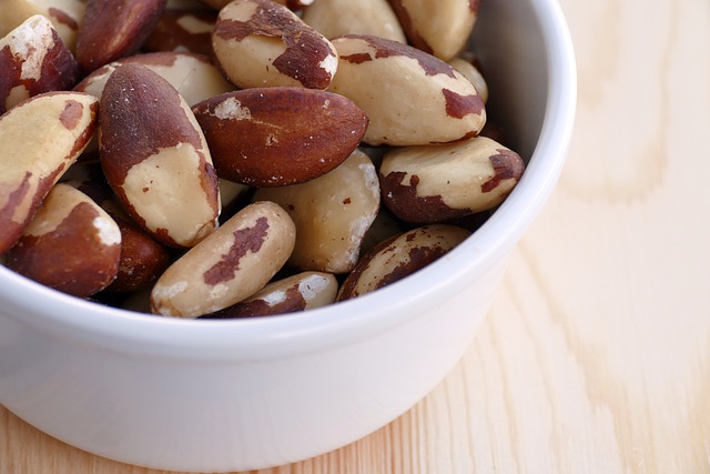 DocWizz's tweet photo. Here's something you might not know about Brazil nuts - they are packed full of selenium, which is a mineral that boosts immune function. And you only need to eat one nut - ONE! - to get your recommended daily intake of the mineral!
#women #menopause #perimenopause #docwizz https://t.co/9ysn9bnpAT