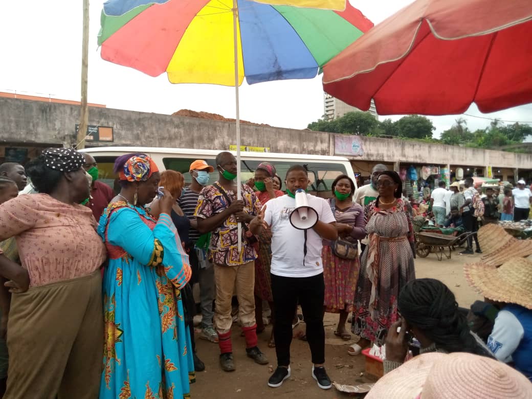 AltdurD's tweet photo. Caravanes d’informations et de sensibilisation sur la  #Covid19 dans les marchés et bassins de production du #peafemmes dans les marchés bénéficiaires du projet avec le Dr Balla  l’équipe du projet , financé par le Fonds la #francophonieavecelles https://t.co/8jRhXw9W3D