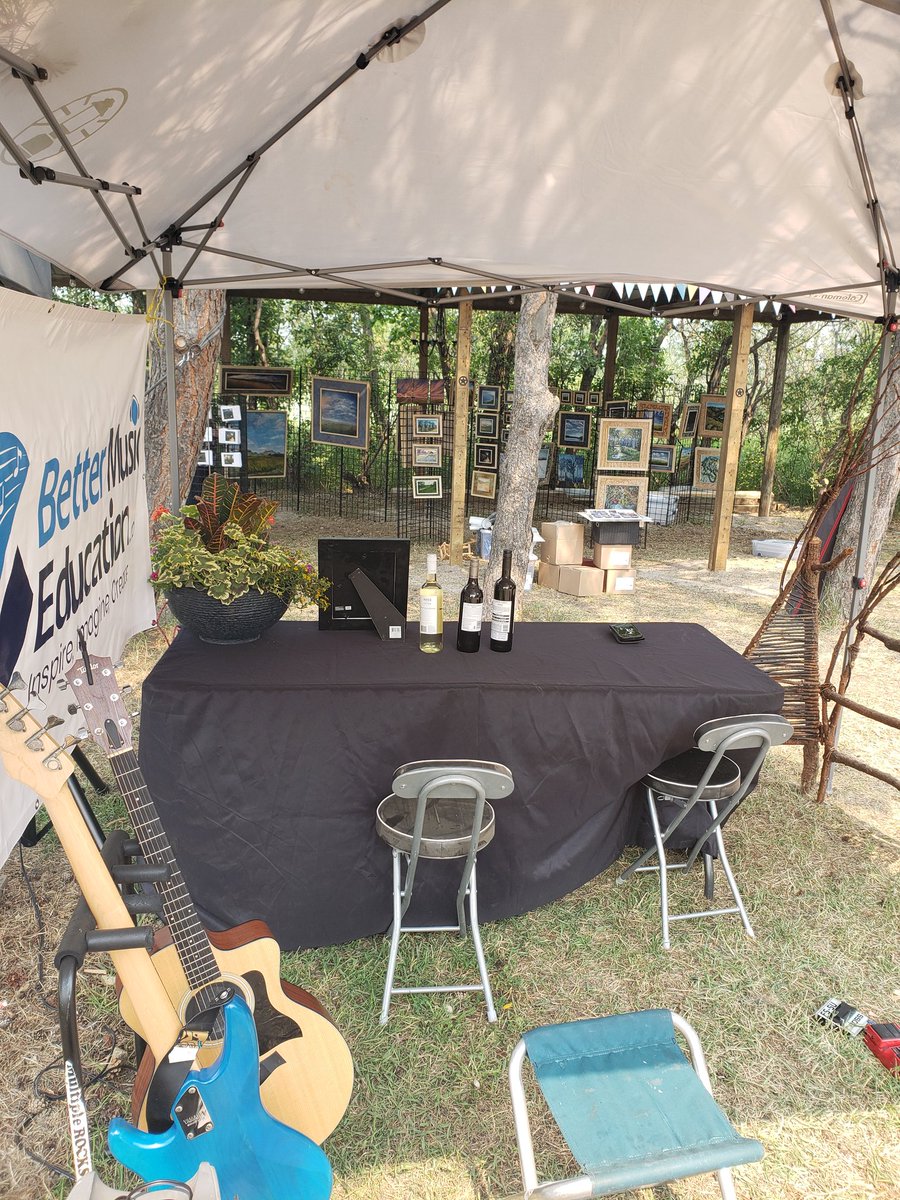 TSomeMusic's tweet photo. Art in the Garden music &amp; arts festival VIP night was filled with fun, music, artwork and jams.
The main event happens today!

Watch the live stream here: https://t.co/56ybu4hwTK. 

Location: Wiebe works (Google maps)
12pm -> (MDT)
🎵

#artinthegarden #wiebeworks #musicfestival https://t.co/RjaXiBOOhu