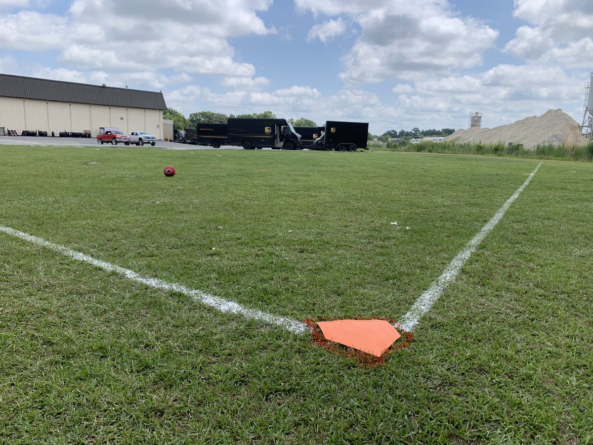 Deehurleyholmes's tweet photo. Getting ready for Kickball: Family Fun Day Goldsboro UPS #GoldsboroSoaringHigh https://t.co/abJIHvmxbZ