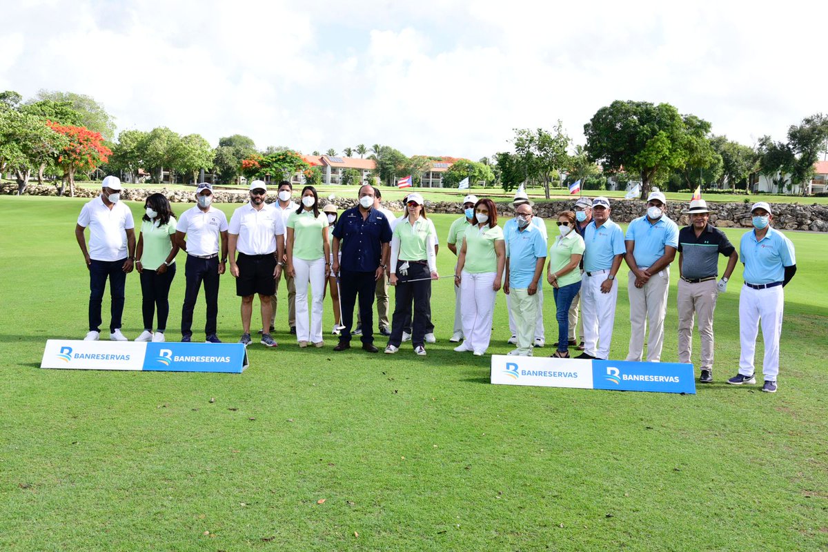 spereyrarojas's tweet photo. Hoy, tuve el honor de realizar el saque de honor para la apertura del torneo de golf de ASODEL, deseamos éxitos y suerte tanto a los organizadores, como a los jugadores. https://t.co/BQ1PicIKMq