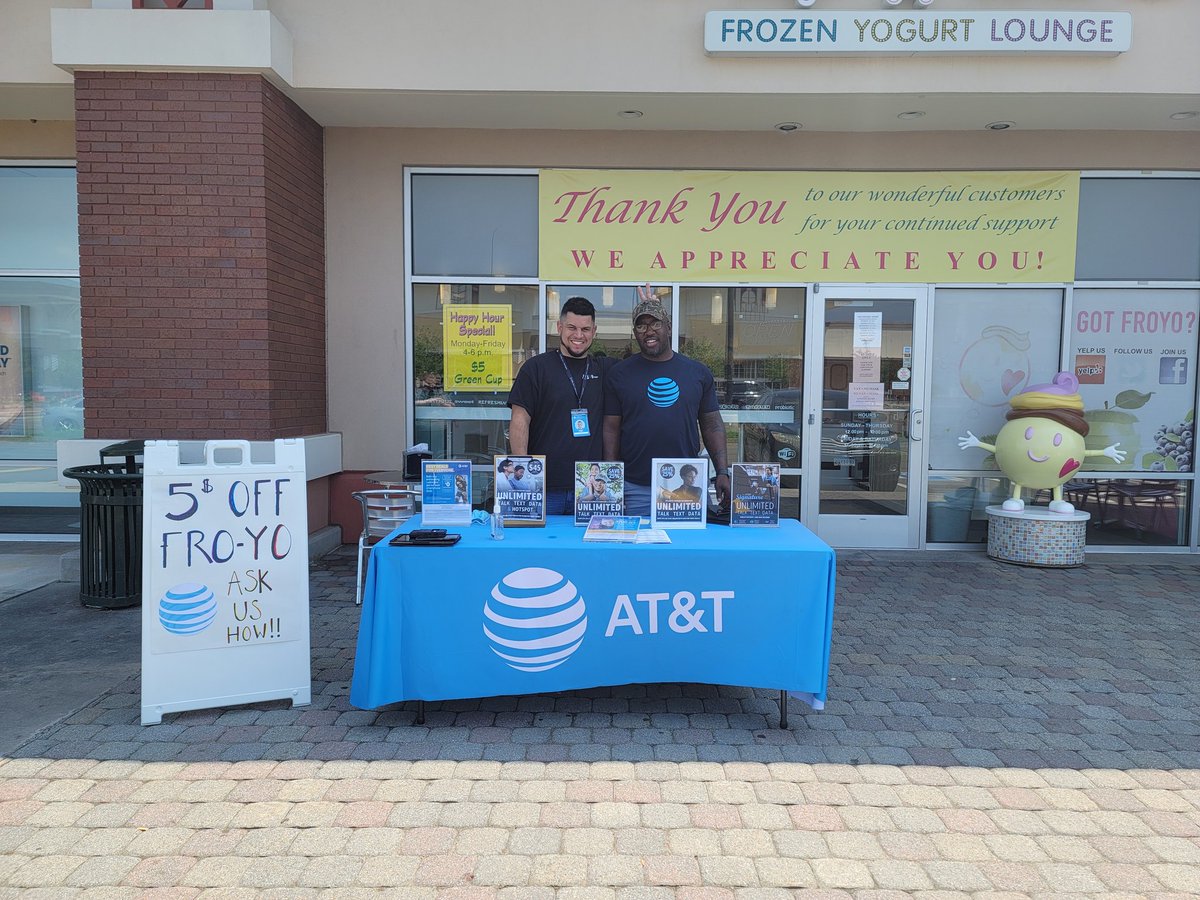 linds6630's tweet image. Come on down to Froyo World in North Haven for an exclusive deal from AT&amp;amp;T in North Haven. #SwitchOverSaturday @MightBeMikeB @JPotter24 @keroninc