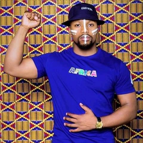 Real_EdwardOmag's tweet photo. Tonight on the Urban Invasion...

18:00 - 18:05 Opening Track - @Vynalist_sa- No Limits 
18:30 - 19:05 - The Urban Chat with @Chymamusique
19:05 - 19:30 - The Urban Mix pt.1 by Fox
19:40 - 20:00 -The Classic Top 3
20:00 - 20:30 - The Urban Mix pt.2 Thabi P

#ForTheLoveOfHouse https://t.co/Jqx0awBgrc