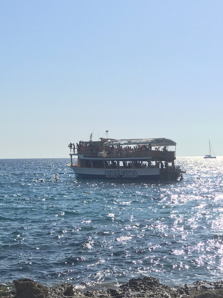 Ara mateix el Barco Samba sense distància, sense mascaretes i amb música a tope, però el <a href="/goib/">Govern de les Illes Balears</a> no passa pena perquè no és un sopar a la fresca ni una verbena... som un puta zoo