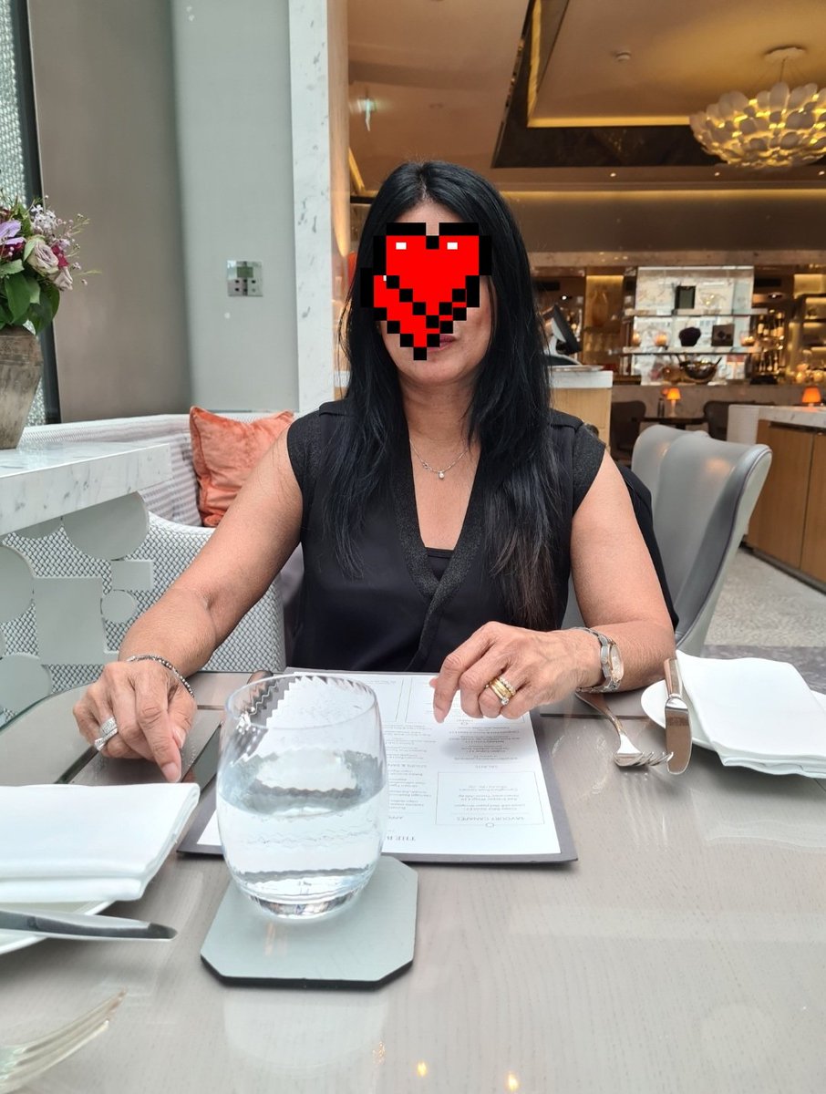 Saj26C's tweet photo. Aaaw , this time last week, getting ready for dinner at the #BerkeleyHotel #CollinsRoom #London 😍❤ https://t.co/qxLcCFJqlA