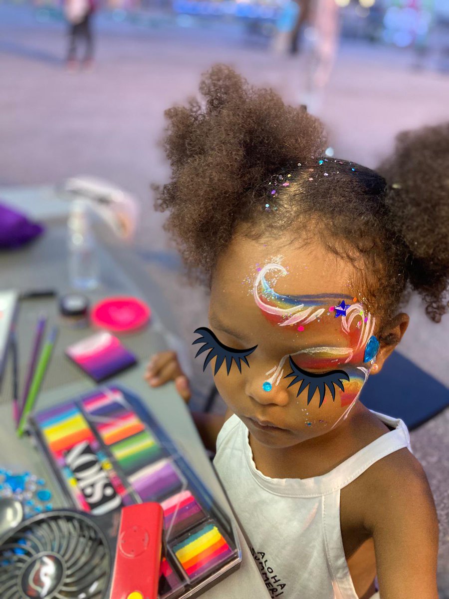 amisuke_shinobi's tweet image. @makeupbysetsko ちゃん
素敵なフェイスペイントありがとう😊

来週と再来週の土曜日もセントラルのハーバーフロントイベントスペースでブースにいるので、キッズフェイスペイントやりたーいという方はぜひ！
娘の希望全部叶えてくれました❤️❤️❤️

#香港