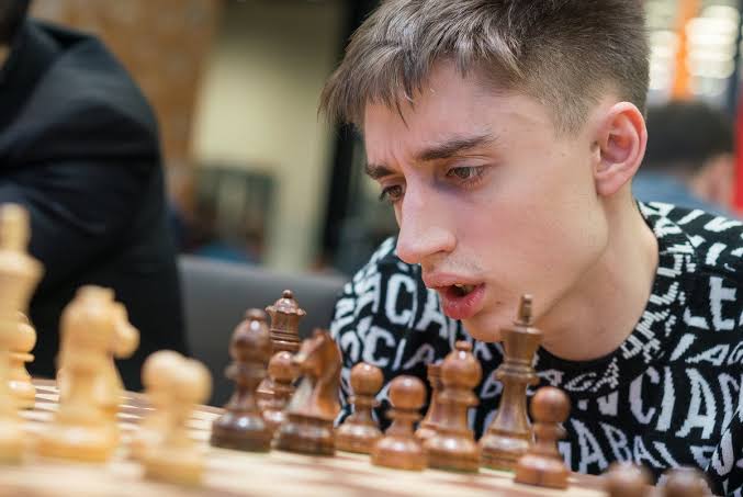 The chess games of Daniil Dubov