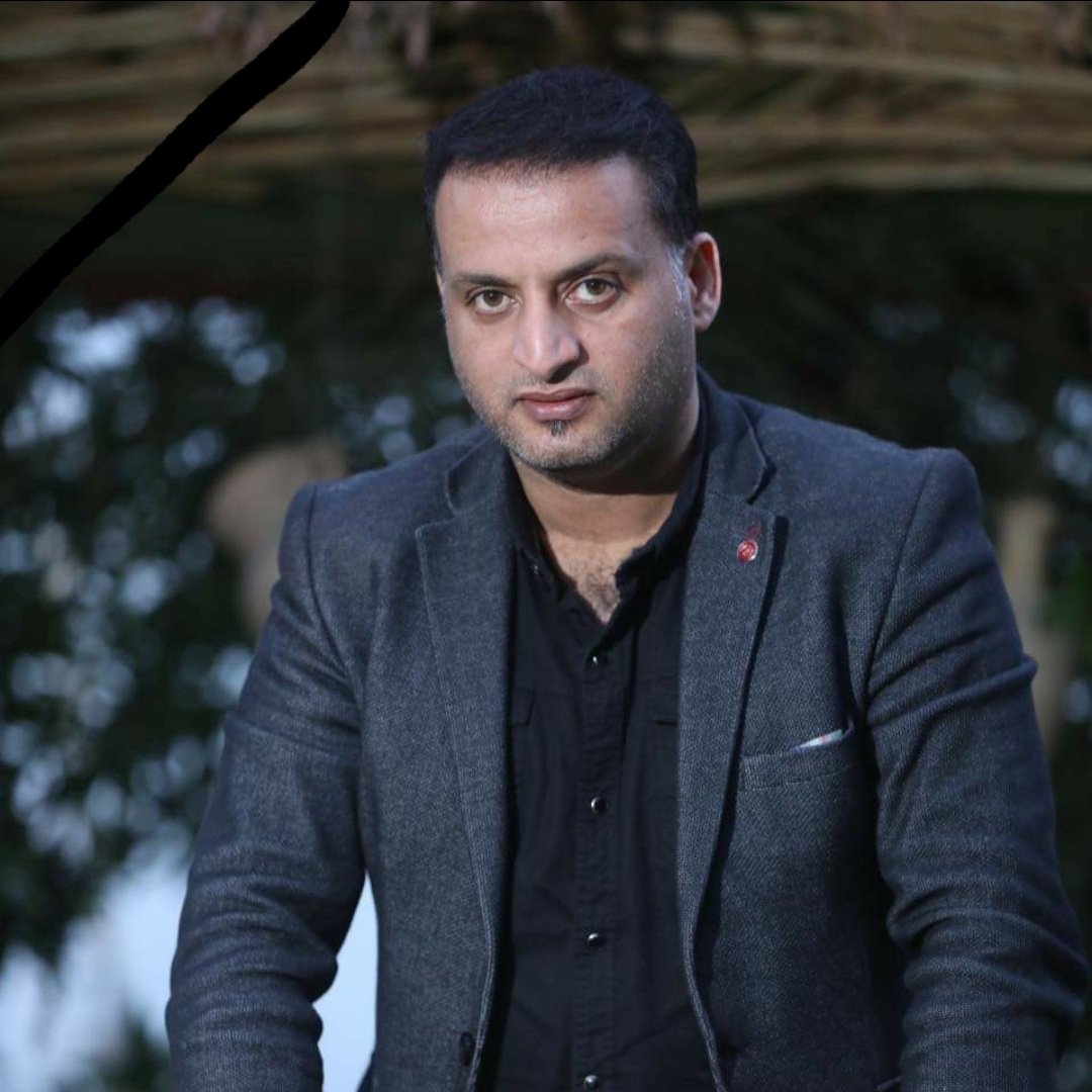 nm_9r's tweet image. خبر ما بعد خبر مفجعين جداً
خسارة كبيرة للكادر الصحفي والإعلامي بوفاة الزميلين المذيع الكبير عباس حميد والحاج علي مطير مسؤول مراسلين قناة الاتجاه اثر مضاعفات وباء كورونا
الرحمه والخلود لروحكم
ضربتين بالراس توجع بتلقي خبر وفاتكم
انا لله وانا اليه راجعون