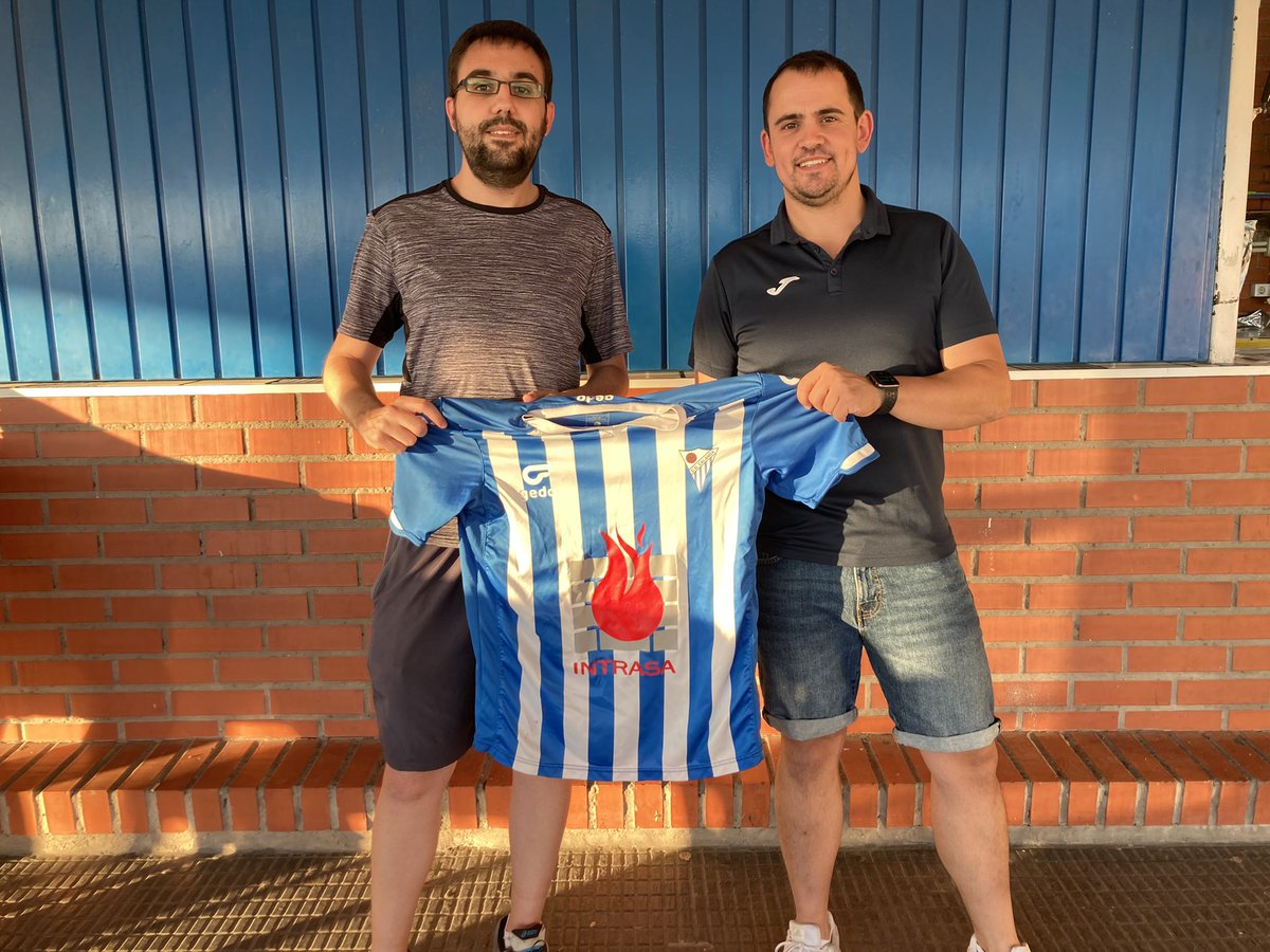 🔊🔊🔊 NUEVO ENTRENADOR. Carlos Trigo, gran conocedor del club calandino, donde ha militado los últimos años entrenando a los diferentes equipos del fútbol base, da el salto y será el encargado de dirigir este nuevo proyecto.