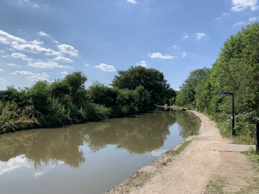 DanielJPhelan_'s tweet photo. A beautiful day to #walk another leg of the Warwickshire Centenary Way. Despite the heat we completed 9.5 miles taking us from Kenilworth to Radford Semele, via Warwick and Leamington Spa. ☀️
🥾 #walk1000miles #walking #centenaryway #getoutside #sunshine 🥾 https://t.co/3NrZj0RDHT