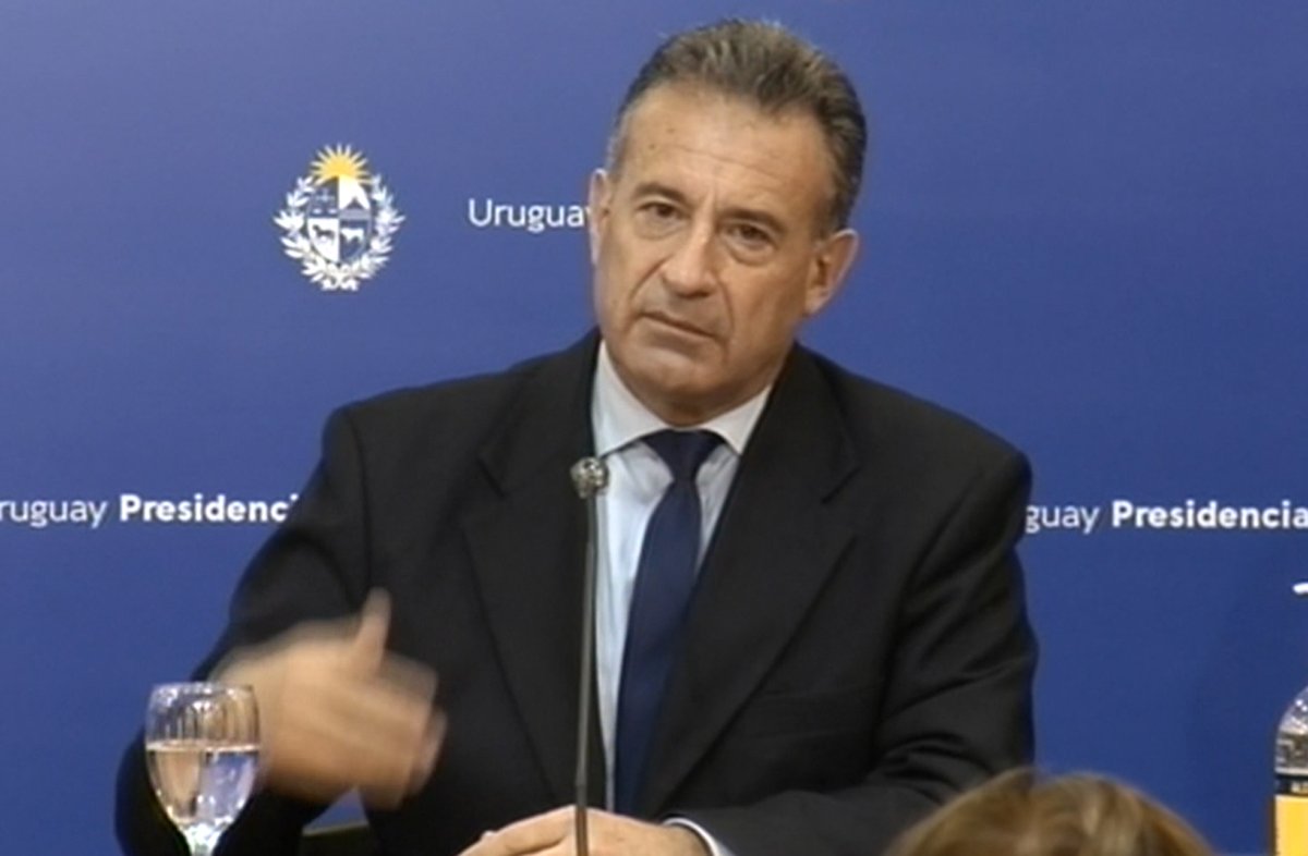 Subrayado's tweet photo. ATENCIÓN: El MSP anuncia en conferencia de prensa a las 19 horas que se detectó la variante Delta del Covid-19 en Uruguay.
https://t.co/3lGs7BpREj https://t.co/O75LmaPKKi