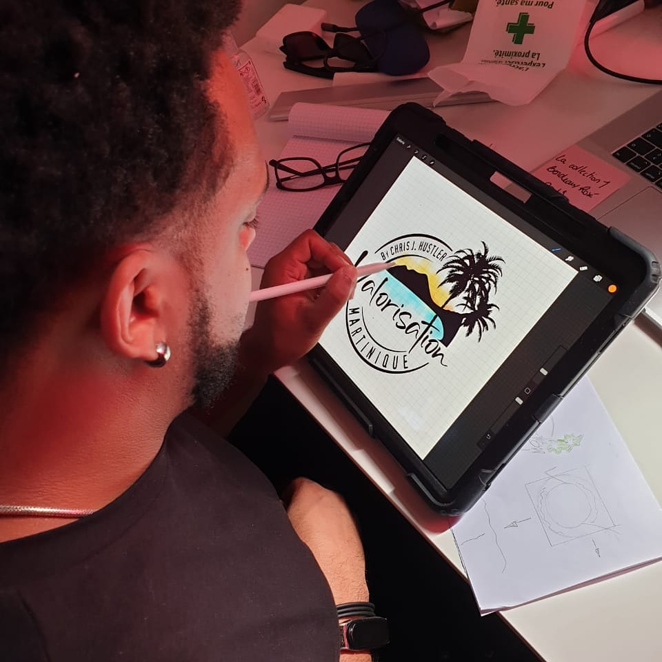 Noiszstar's tweet photo. #NouvellePhotoDeProfil https://t.co/Q1HlIJLcqP