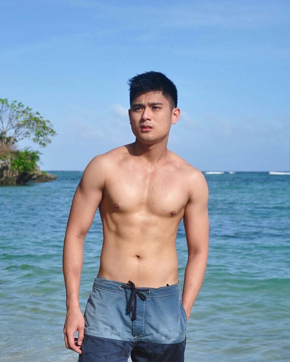 AndyLuisT0p's tweet photo. Alin ang gusto mong sisirin? Yung Dagat o yung Hunk sa dagat? 🏊‍♂️

#AlterCebu 💦 #alternewbie #AlterCavite #alterbaguio #alterdavao #alterbulacan #alterbatangas https://t.co/VhFVZowEaZ