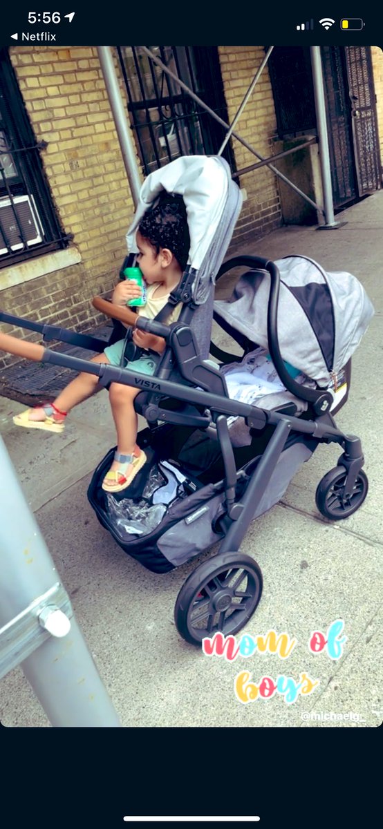 Aztmyy_3's tweet image. I love this stroller feels like a transformer lmao #Uppababy #Vista2 🔥