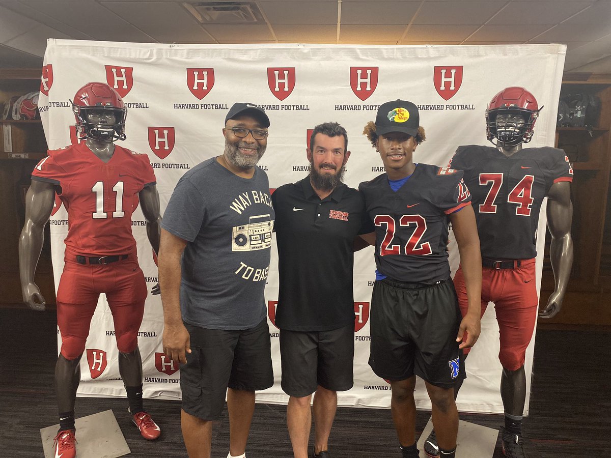 NolanMccamy's tweet photo. Had a great camp and tour at Harvard today. Thanks @Coach_Poppe @ScottLarkee for tour and camp @CoachSkelton06 @coachFortson35 @HarvardFootball https://t.co/JuyAl1DoLS