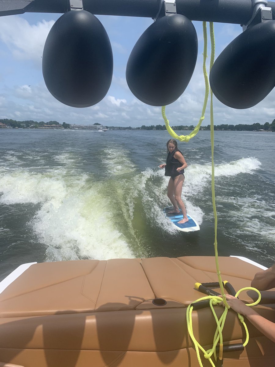 Konman24's tweet photo. Surf is UP!! https://t.co/LLInIQeWqn