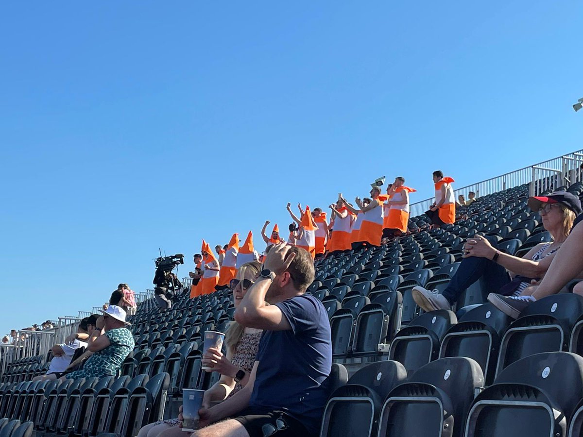 A cone has told me they’re all old mates from uni at Newcastle. Originally there were 71 and today was going to be a reunion and end of lockdown celebration. But those here are happy to be having a great time. #bbccricket <a href="/joe_rindl/">Joe Rindl</a> <a href="/lancscricket/">Lancashire Cricket</a> <a href="/YorkshireCCC/">Yorkshire CCC</a> <a href="/BBCLancsCricket/">BBC Lancs Cricket</a>