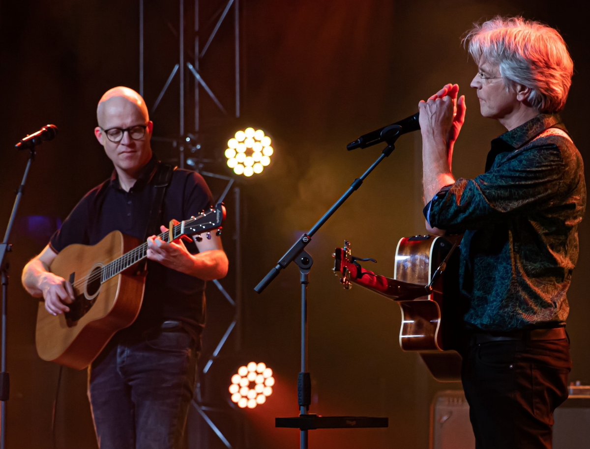 LietIntern's tweet image. De countryeftige klanken fan BANT binne de perfekte omlysting fan de poëtyske teksten ▶️ youtu.be/zS_lF5NCKRo

Ek meidwaan oan Liet? Skriuw dy no yn: liet.frl/skriuw-dy-no-y…