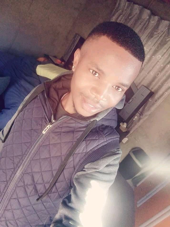 soneliswa's tweet photo. @soneliswa kwamhlanga 1022 https://t.co/LO7o9ryirM
