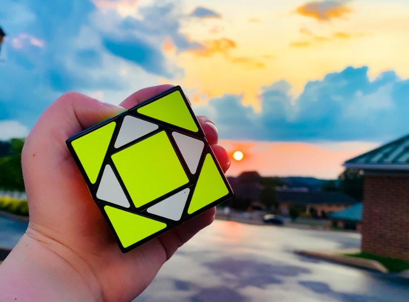 cubenerd3's tweet photo. Sunset Cubeography ⛅️ 
#photography #photo #photoshoot https://t.co/vMoXaz2khJ