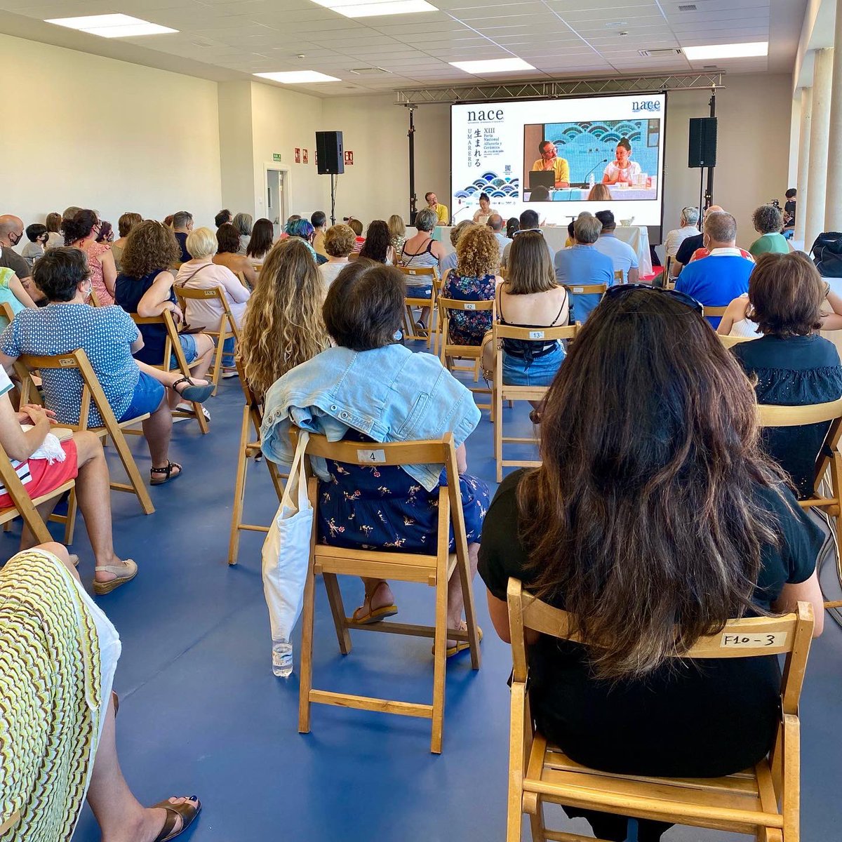 Feria_NACE's tweet photo. 🙌🏻🙌🏻 🔥 Aforo completo en el workshop de Yukiko Kitahara y Guillermo Gil. Taller Kúu.

Yukiko Kitahara desarrolla sus piezas con el alma; con la fuerza de su tierra de adopción, Sevilla, y la delicadeza de su origen japonés.  🗻🍣🇯🇵 https://t.co/lM7UCedqSy